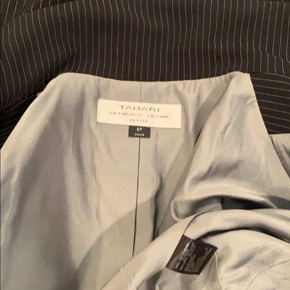 Tahari Jacket/Blazer & Skirt Suit Black EUC 8P - Picture 11 of 15